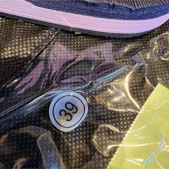 Purple & Black New Beach Sandals Adjustable Straps and Comfortable Size 8 - Picture 4 of 10